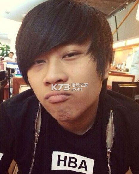 white五五开帅照_white55开收入(2)