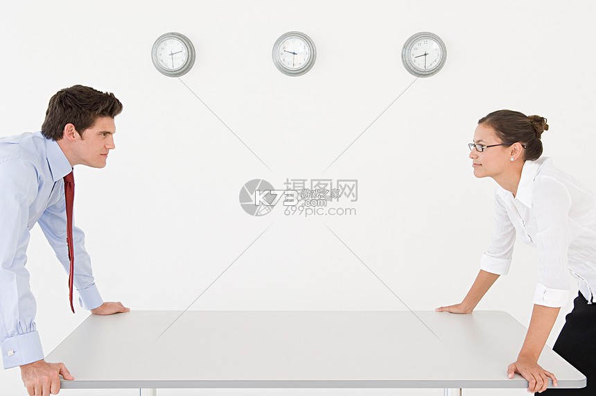 对峙：交锋时刻(对峙2国服) v0.39.2 安卓app下载 截图